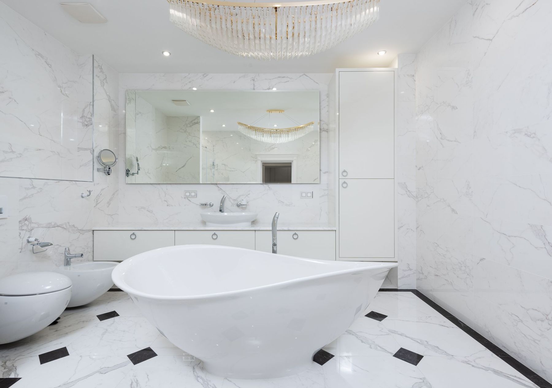 Light primary bath with freestanding tub